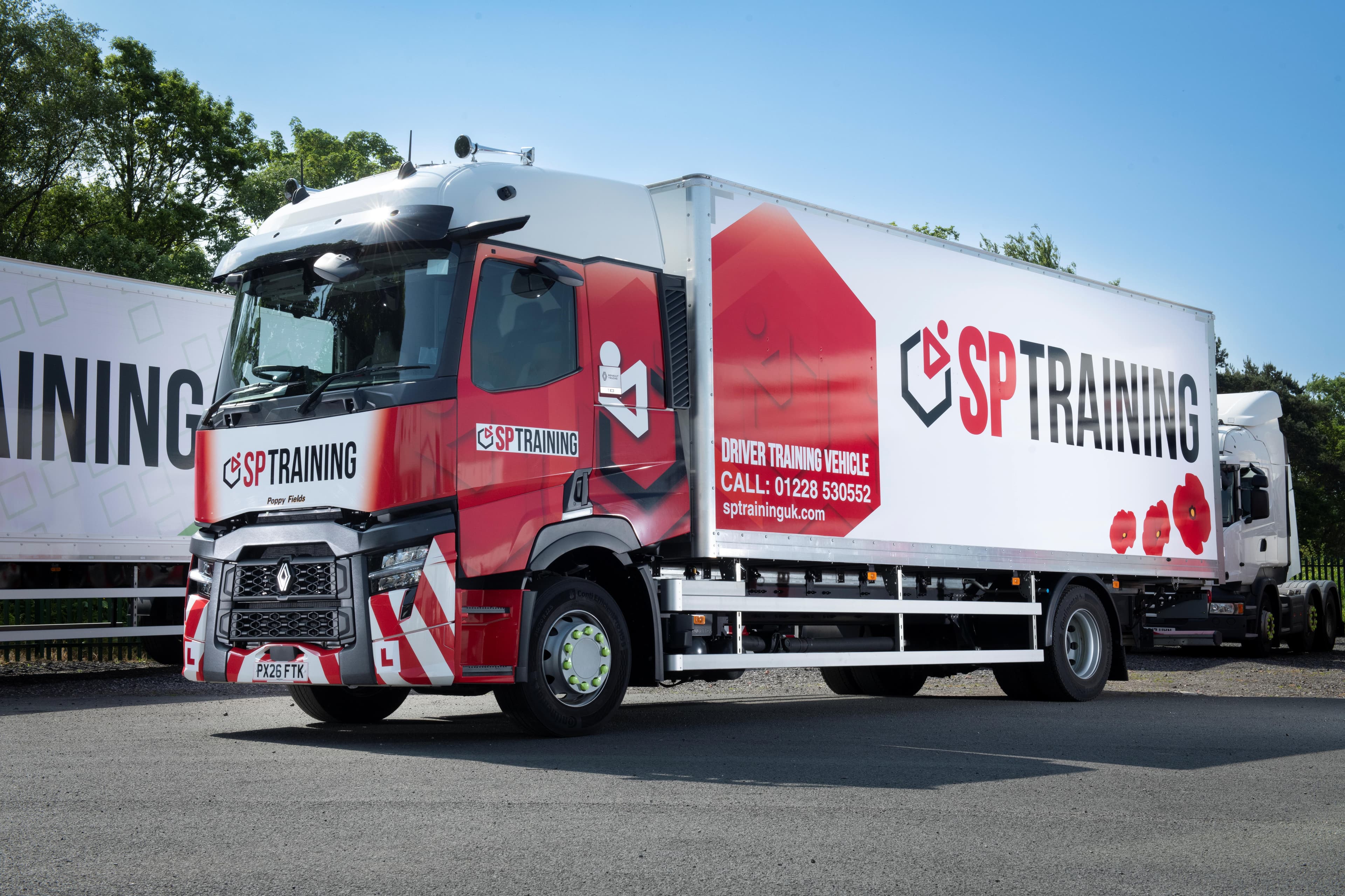 SP Training chooses Renault Trucks T 380 for next generation driver training